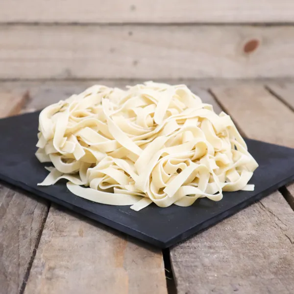 (DLC-04/02) Pâtes fraîches Tagliatelles / 600g - Vins Rouges Harmonieux pour Chaque Occasion (DLC-04/02) Pâtes fraîches Tagliatelles / 600g - Vins Rouges Harmonieux pour Chaque Occasion