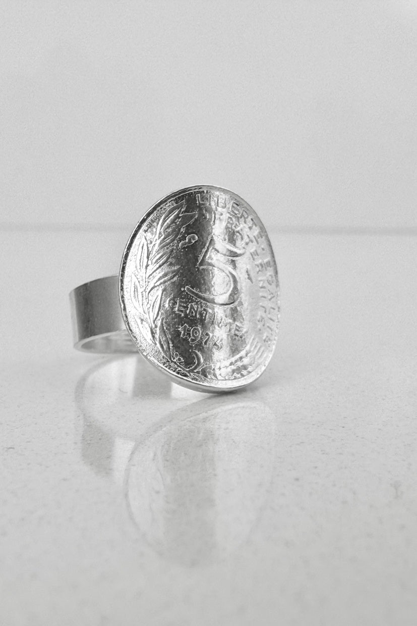 Bague – La Bordelaise courbée Argent 5 Cts - Vins Rouges Harmonieux pour Chaque Occasion Bague – La Bordelaise courbée Argent 5 Cts - Vins Rouges Harmonieux pour Chaque Occasion