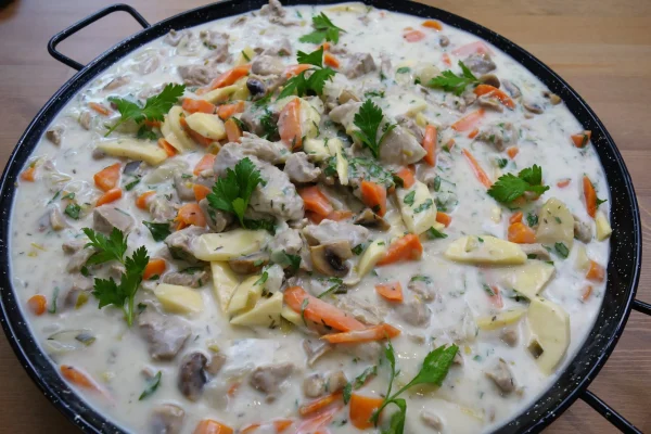 Blanquette de veau à l&rsquo;ancienne – la part - Vins Rouges Harmonieux pour Chaque Occasion