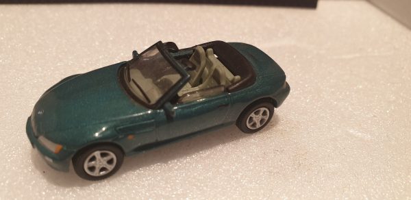 BMW Z3 Roadster 1/72 Verte - Vins Rouges Harmonieux pour Chaque Occasion