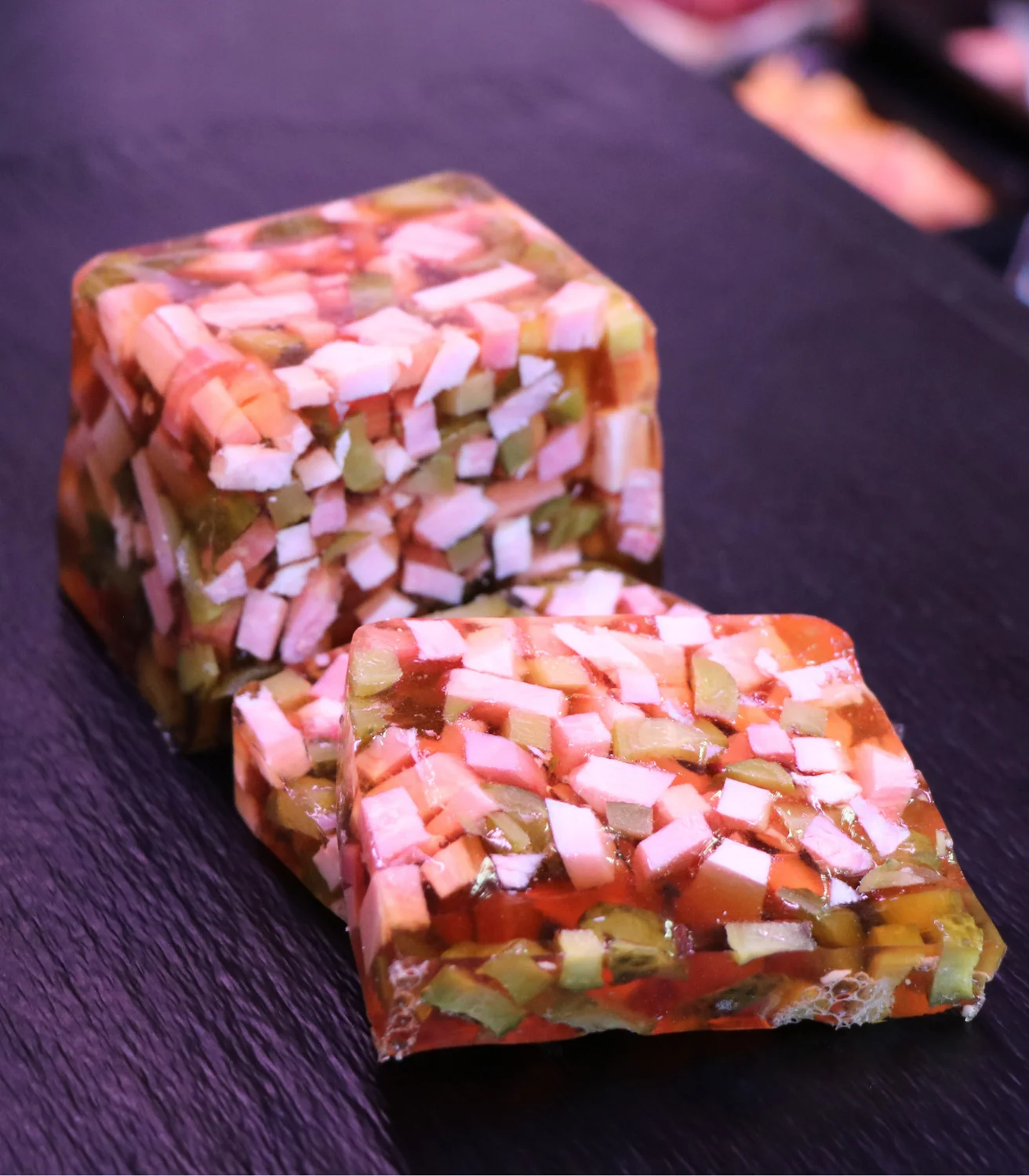 Aspic au jambon - Vins Rouges Harmonieux pour Chaque Occasion Aspic au jambon - Vins Rouges Harmonieux pour Chaque Occasion