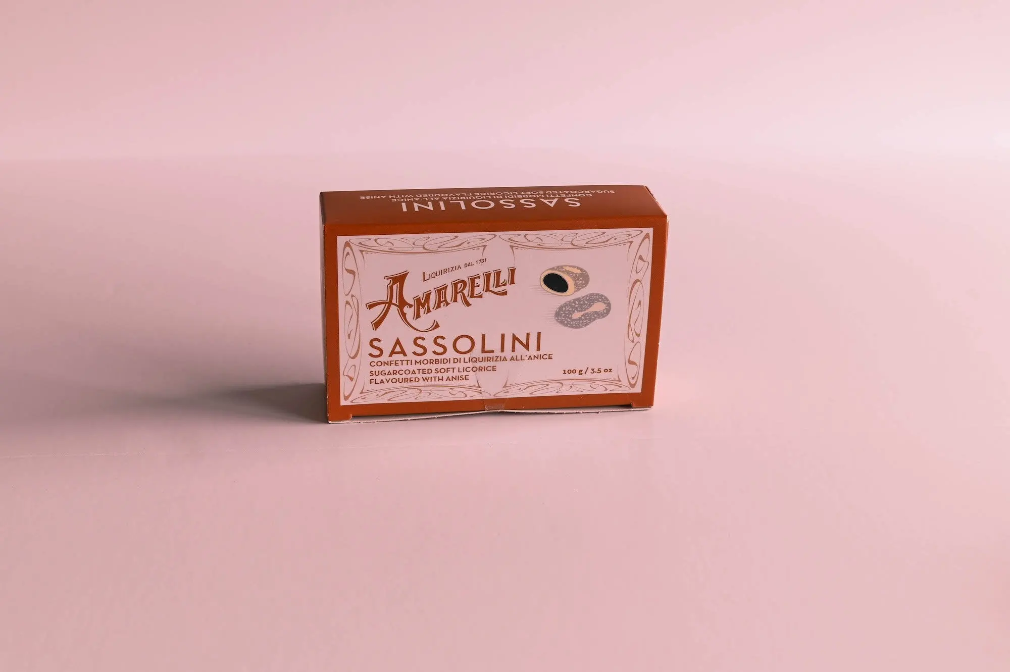 Bonbon à la réglisse confite “Sassolini” (100g) - Vins Rouges Harmonieux pour Chaque Occasion Bonbon à la réglisse confite “Sassolini” (100g) - Vins Rouges Harmonieux pour Chaque Occasion