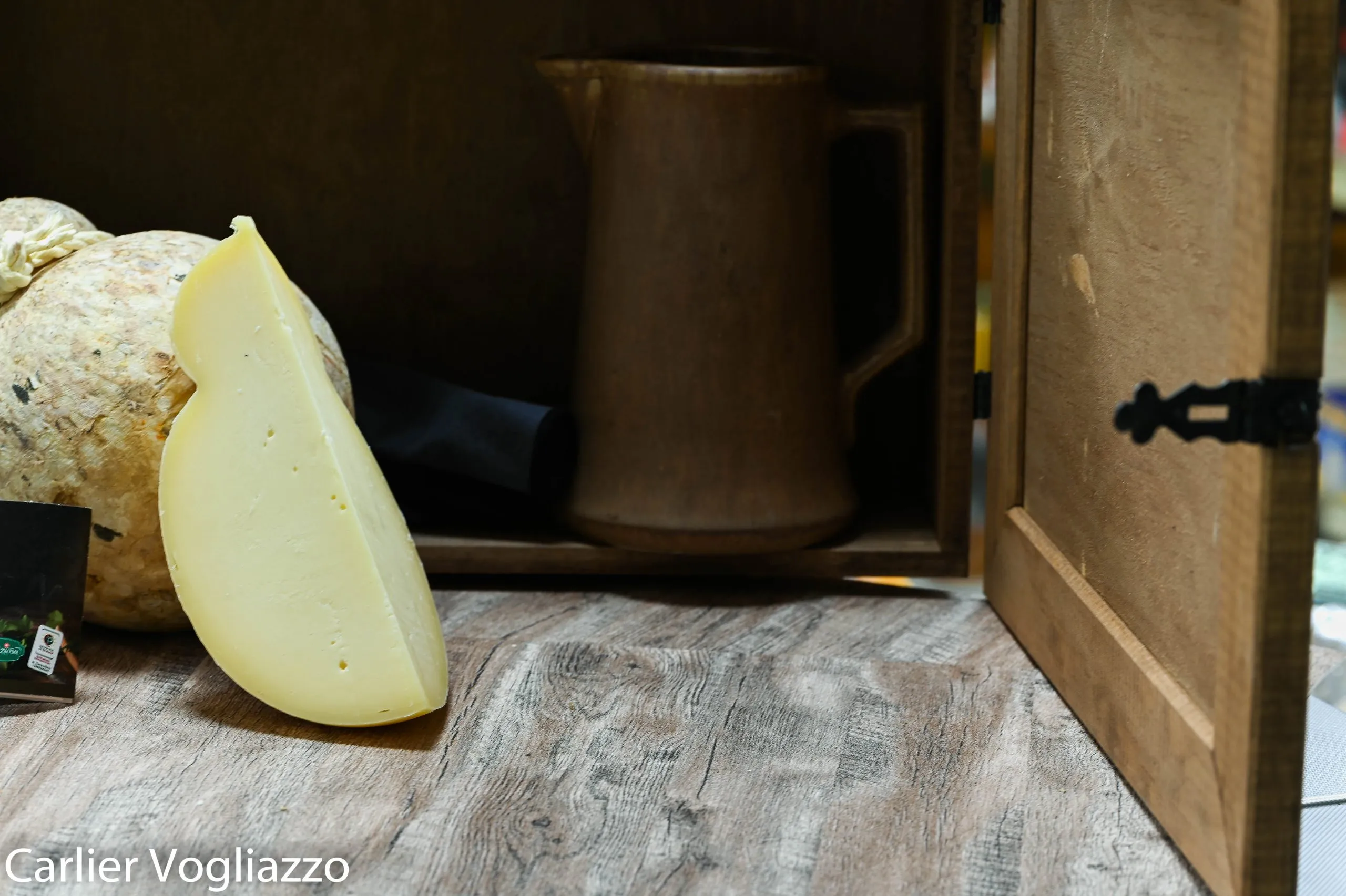 Caciocavallo Pugliese - Vins Rouges Harmonieux pour Chaque Occasion Caciocavallo Pugliese - Vins Rouges Harmonieux pour Chaque Occasion