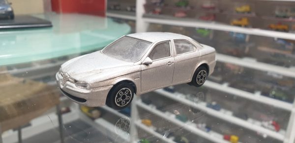 Alfa Roméo 156 1/43 Burago - Vins Rouges Harmonieux pour Chaque Occasion