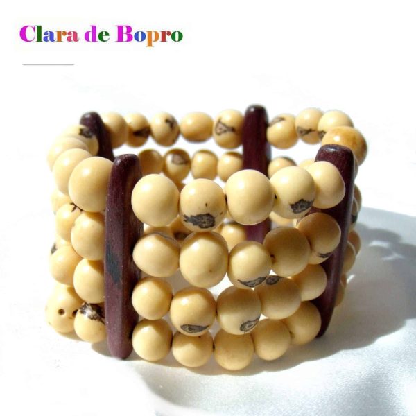 Bracelet en graines naturelles acai style tribal couleur beige - Vins Rouges Harmonieux pour Chaque Occasion
