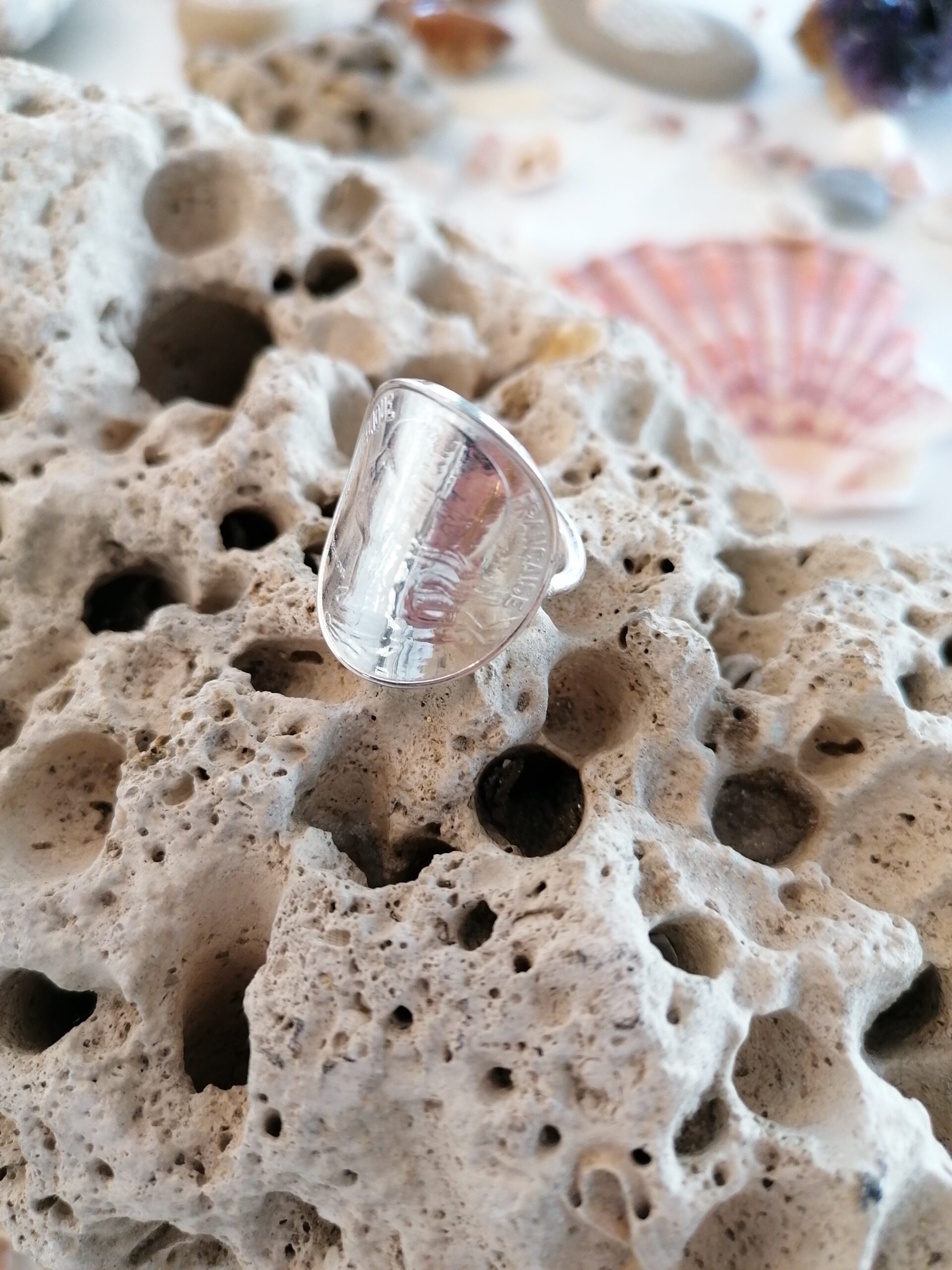 Bague 10 centimes Le P'tit Franc - Vins Rouges Harmonieux pour Chaque Occasion Bague 10 centimes Le P'tit Franc - Vins Rouges Harmonieux pour Chaque Occasion