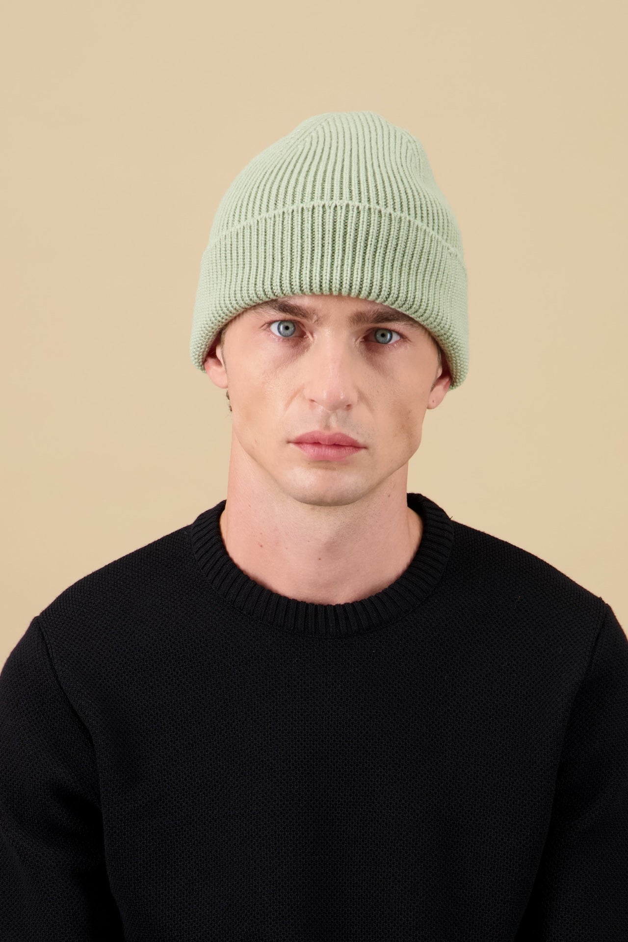 Bonnet Ara – Vert Olive - Vins Rouges Harmonieux pour Chaque Occasion Bonnet Ara – Vert Olive - Vins Rouges Harmonieux pour Chaque Occasion