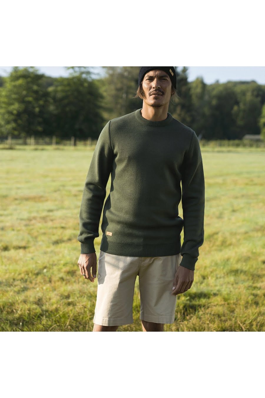 ♻️ Le pull en laine recyclée – Kaki - Vins Rouges Harmonieux pour Chaque Occasion ♻️ Le pull en laine recyclée – Kaki - Vins Rouges Harmonieux pour Chaque Occasion