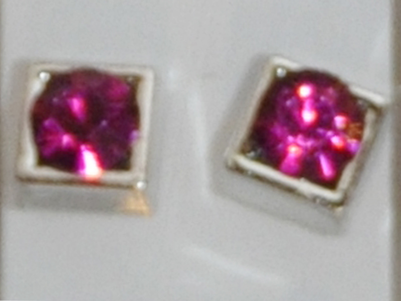 Boucles d’oreilles Carrées Argentée Cristal Rose Fushia - Vins Rouges Harmonieux pour Chaque Occasion Boucles d’oreilles Carrées Argentée Cristal Rose Fushia - Vins Rouges Harmonieux pour Chaque Occasion