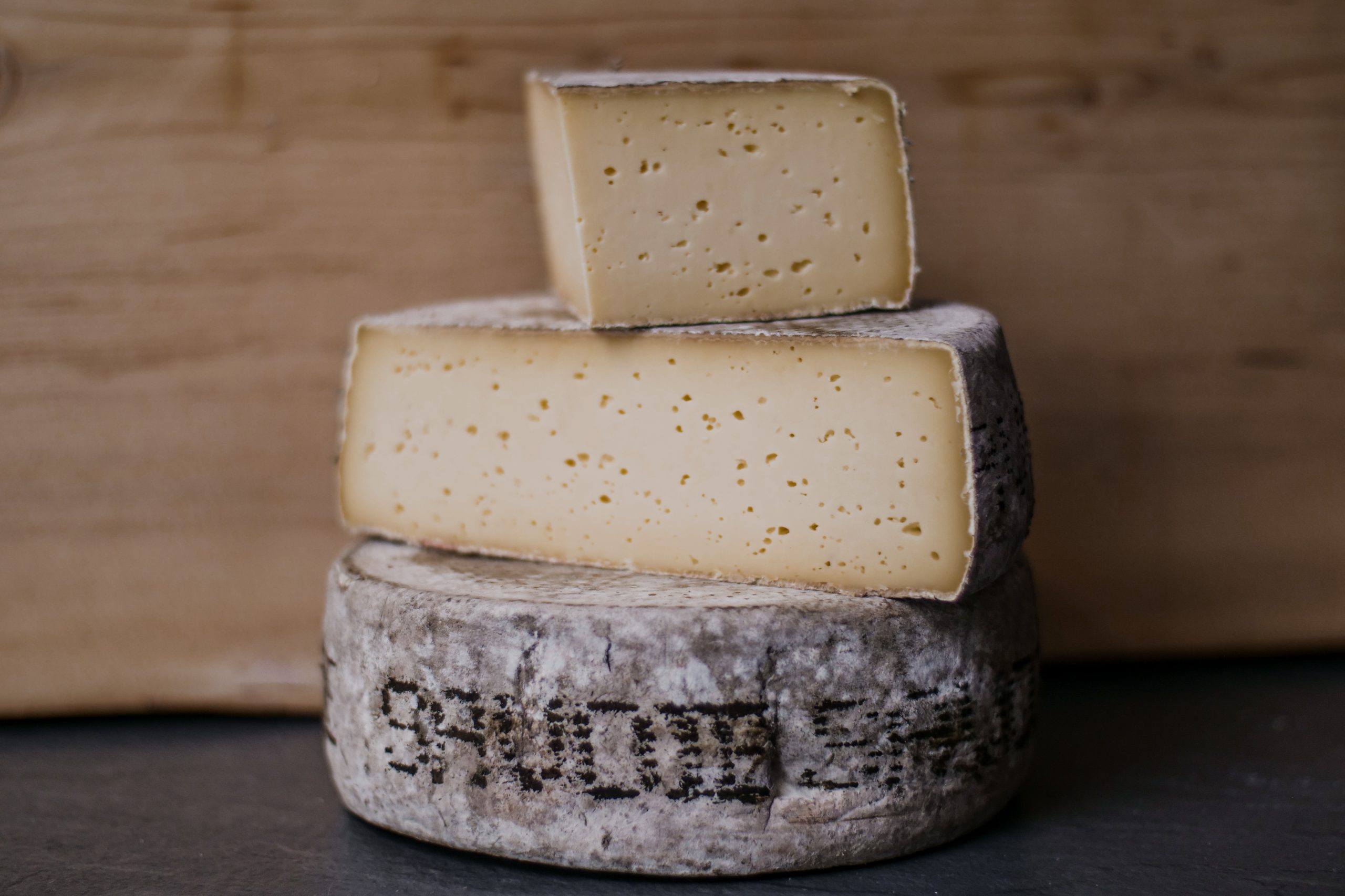 1/2 TOMME DE SAVOIE IGP - Vins Rouges Harmonieux pour Chaque Occasion 1/2 TOMME DE SAVOIE IGP - Vins Rouges Harmonieux pour Chaque Occasion