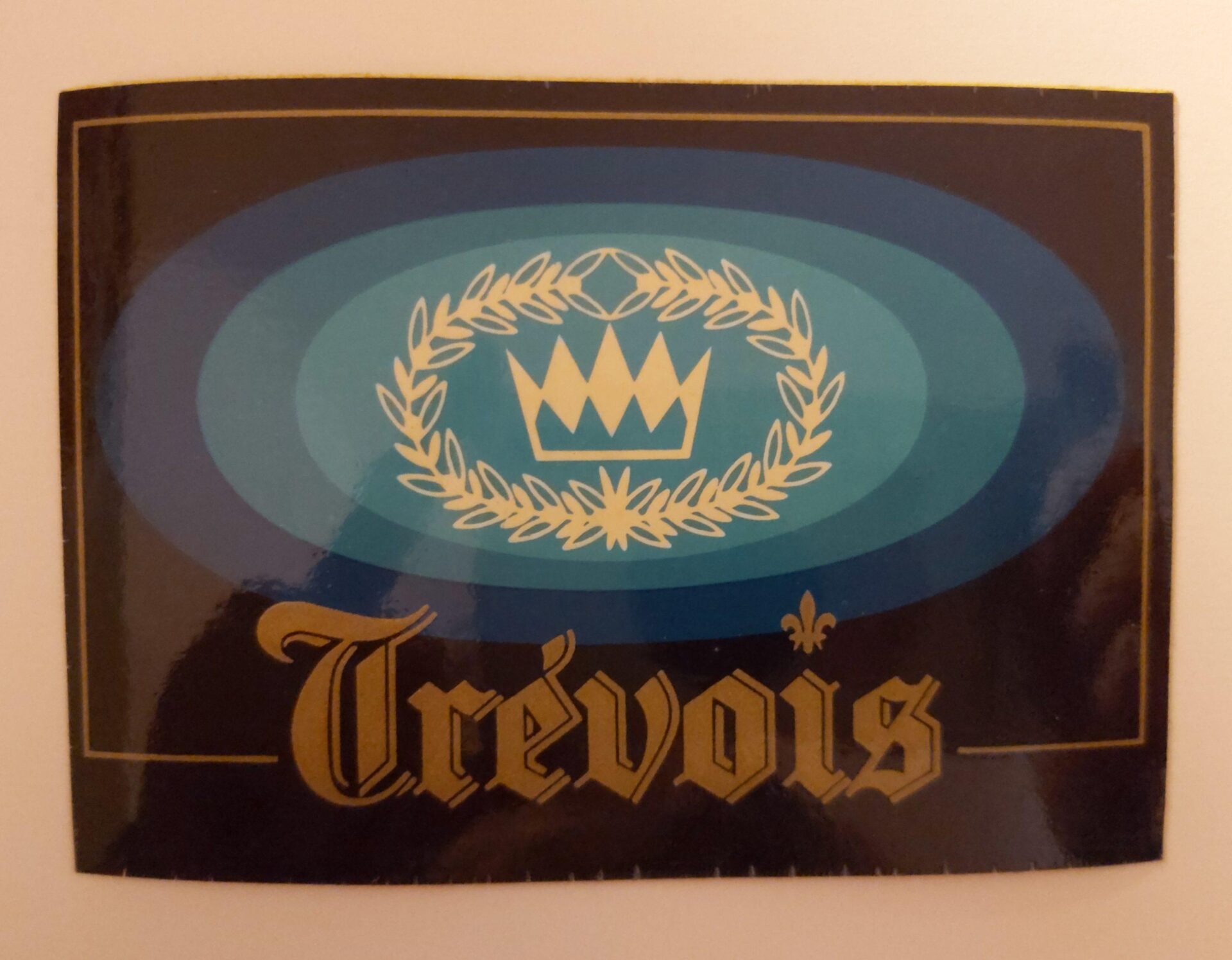 Autocollant Trevois - Vins Rouges Harmonieux pour Chaque Occasion Autocollant Trevois - Vins Rouges Harmonieux pour Chaque Occasion