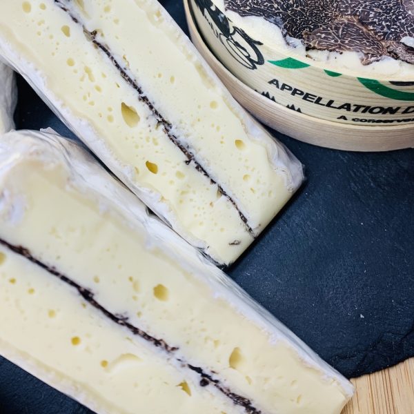 Brie truffé - Vins Rouges Harmonieux pour Chaque Occasion
