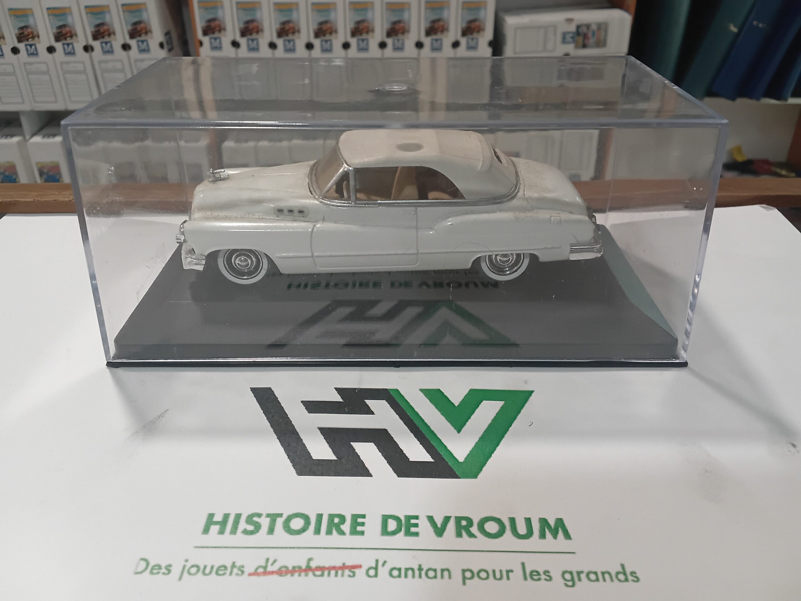 Buick 1950 Cabriolet 1/43 Solido - Vins Rouges Harmonieux pour Chaque Occasion Buick 1950 Cabriolet 1/43 Solido - Vins Rouges Harmonieux pour Chaque Occasion