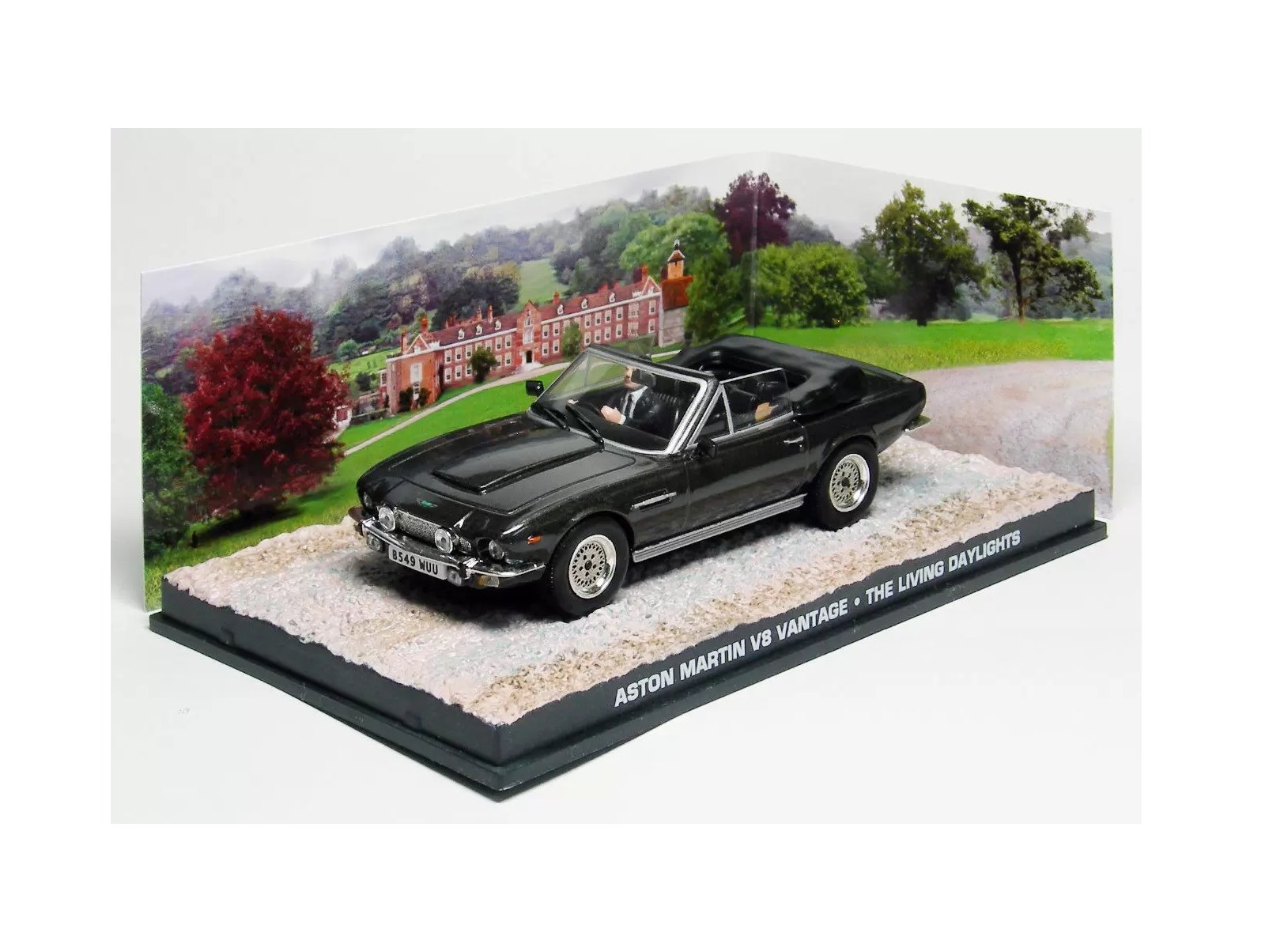 Aston Martin V8 Vantage – James Bond 007 - Vins Rouges Harmonieux pour Chaque Occasion Aston Martin V8 Vantage – James Bond 007 - Vins Rouges Harmonieux pour Chaque Occasion
