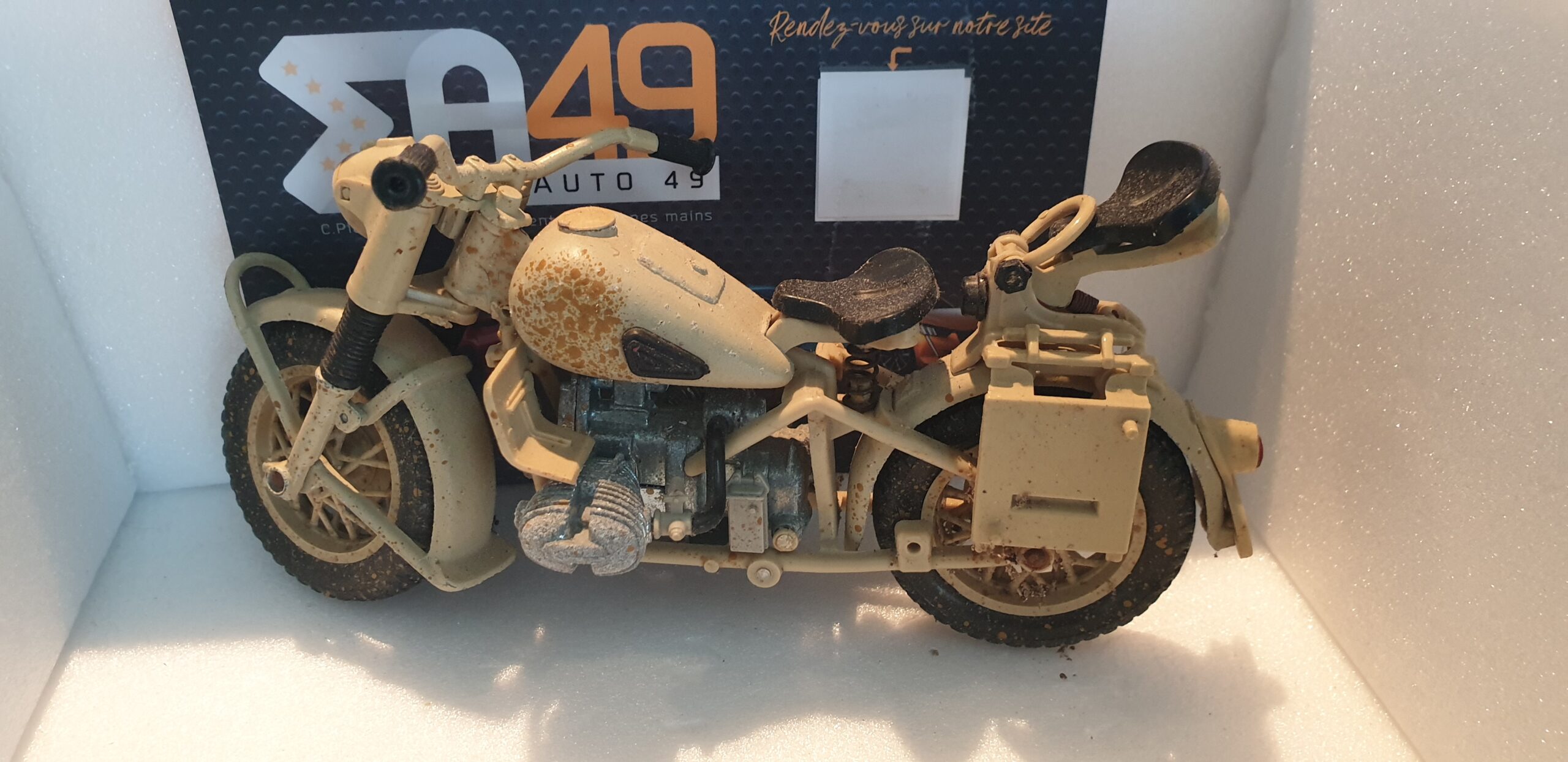 BMW R75 Africa Korps 1/15 - Vins Rouges Harmonieux pour Chaque Occasion BMW R75 Africa Korps 1/15 - Vins Rouges Harmonieux pour Chaque Occasion