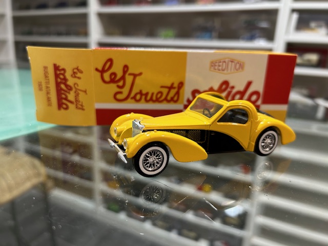 Bugatti Atalante 1939 1/43 - Vins Rouges Harmonieux pour Chaque Occasion Bugatti Atalante 1939 1/43 - Vins Rouges Harmonieux pour Chaque Occasion